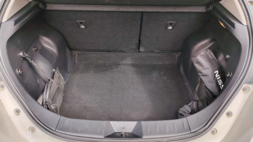 curatat saltele oradea, spalat saltele oradea, spalare auto oradea, curatare auto oradea, detailing interior auto, servicii profesionale curățenie